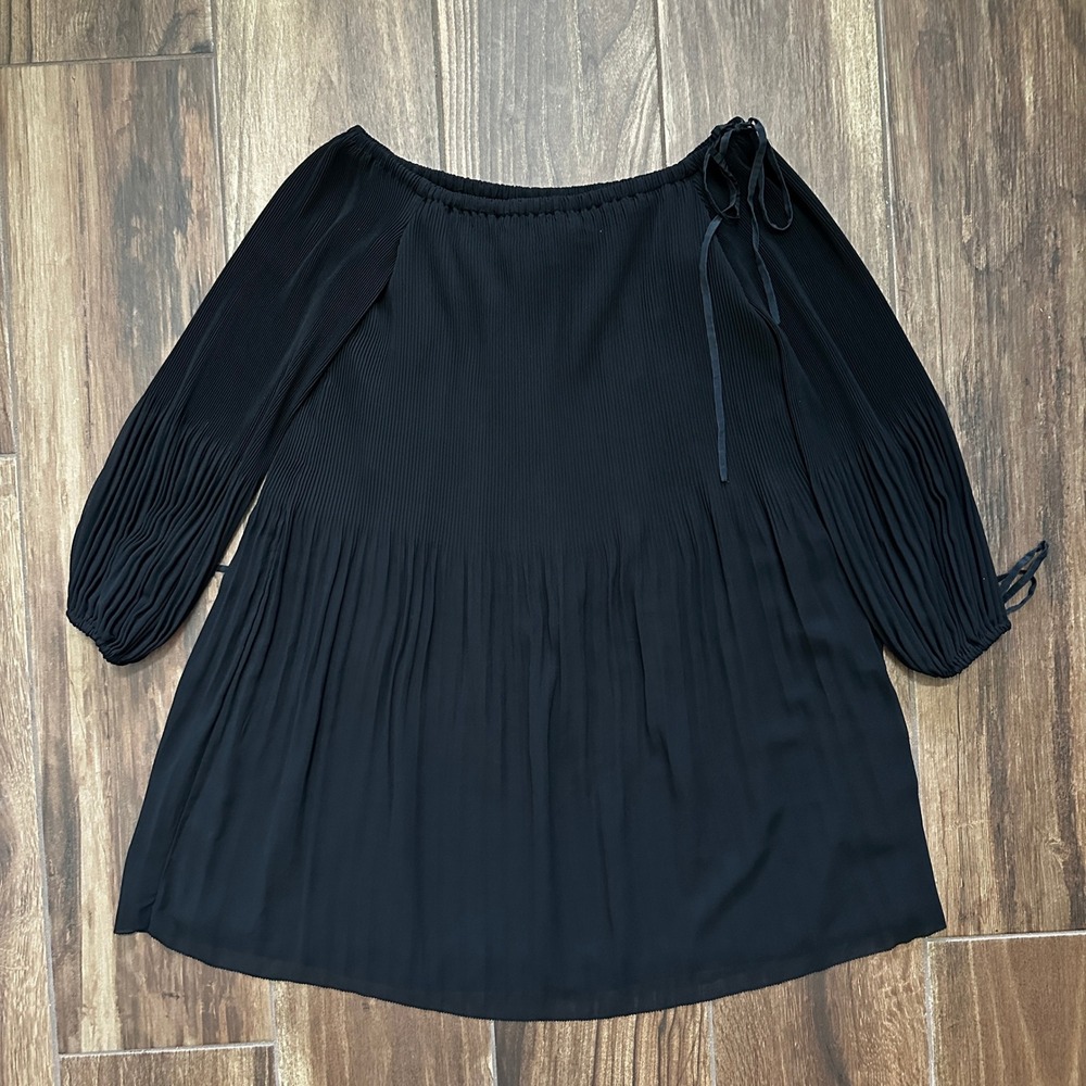Wilfred Aritzia Black Pleated Off Shoulder Blouse Silk Trim SCL4-8936-27 Small